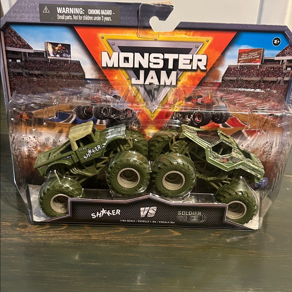 MONSTER JAM Shaker vs Soldier OF FORTUNE 2-Pack Toy Trucks - Green